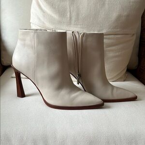 Vince Camuto Cream Heeled Ankle booties